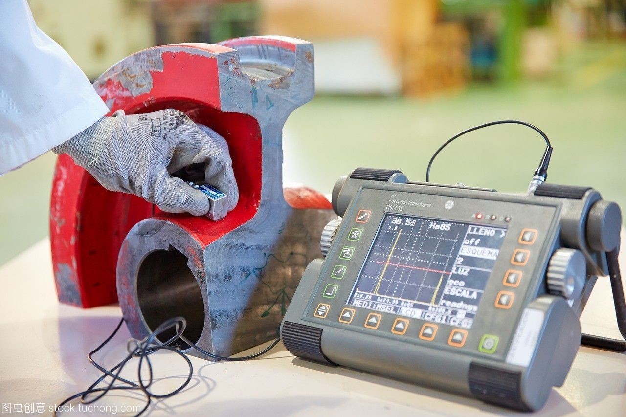 超聲波設備。金屬件缺陷的控制。無損檢測實驗室。技術服務行業。圣塞巴斯蒂安tecnalia研究和創新donostiagipuzkoa巴斯克的國家西班牙。